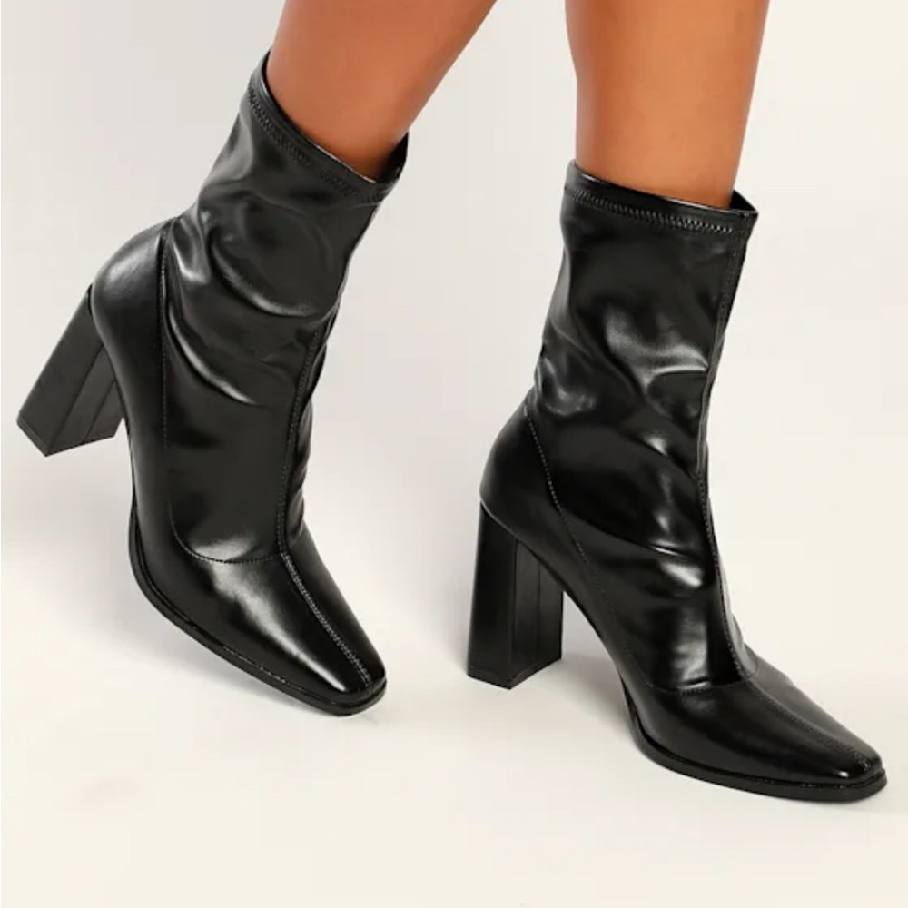 Lulu's Sleek Black Ankle Booties